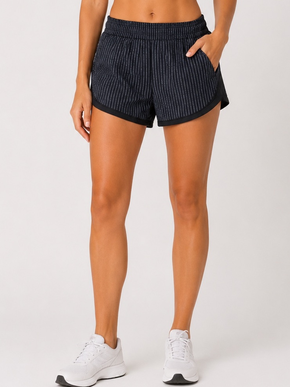 Athletic Works Women’s XL Performance Striped Shorts Lined Activewear Athleisure
